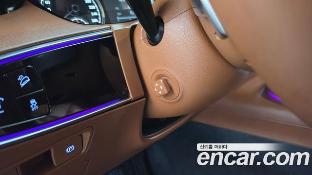 Genesis GV70 2021 — photo 30