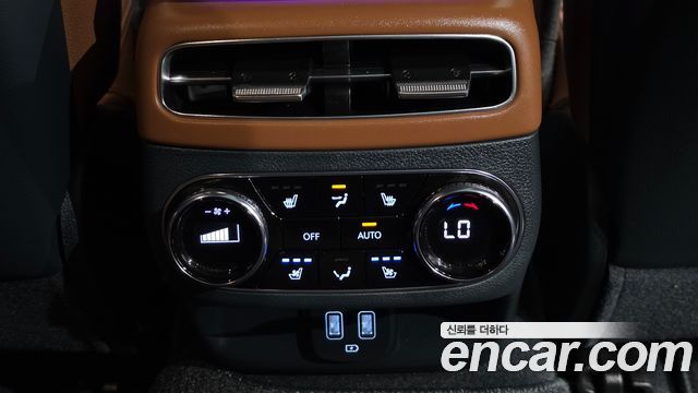 Genesis GV70 2021 — photo 41