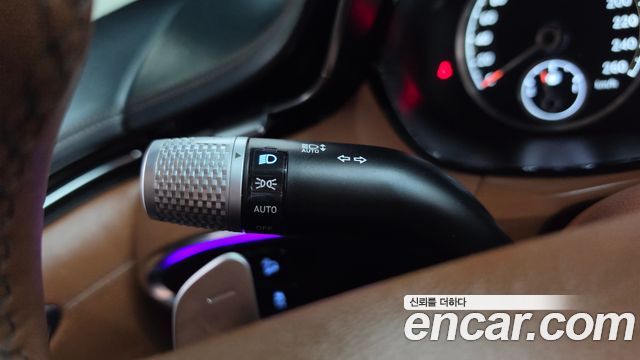 Genesis GV70 2021 — photo 42