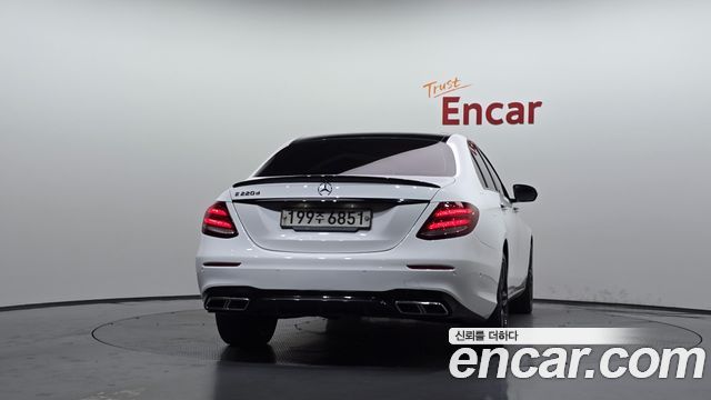 Mercedes-Benz E-Class 2018 — photo 4