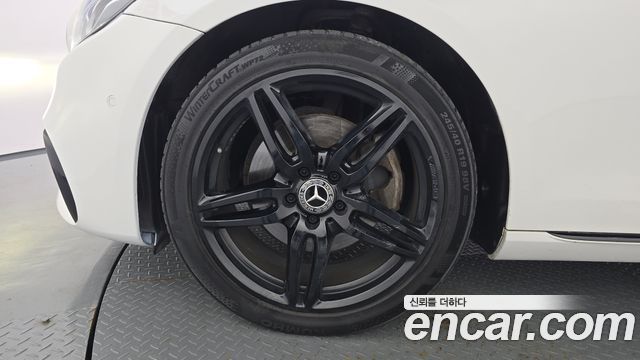 Mercedes-Benz E-Class 2018 — photo 5