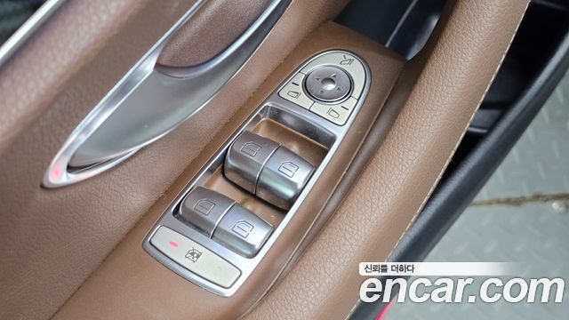 Mercedes-Benz E-Class 2018 — photo 17