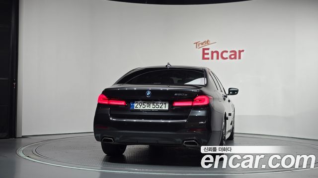 BMW 5-Series 2023 — photo 4