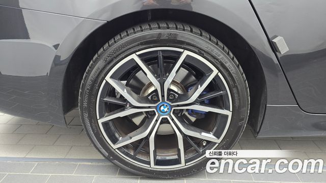 BMW 5-Series 2023 — photo 5