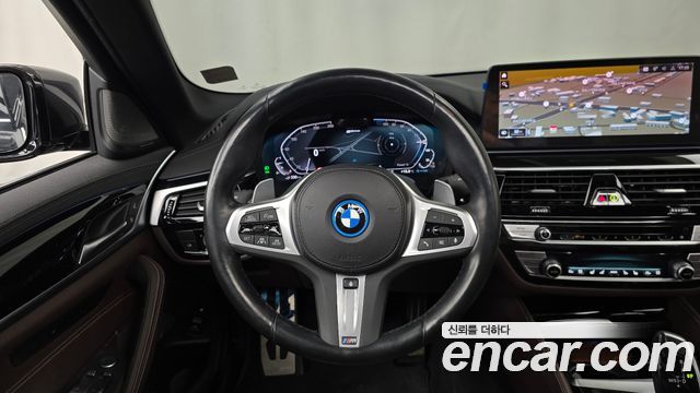 BMW 5-Series 2023 — photo 19