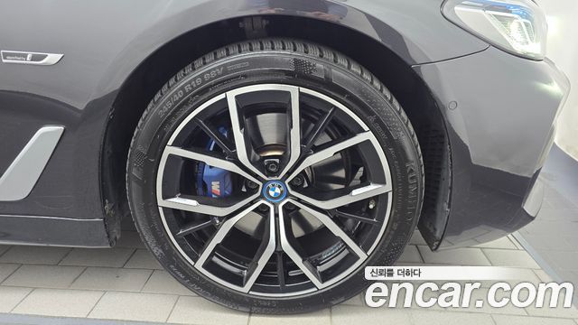 BMW 5-Series 2023 — photo 7