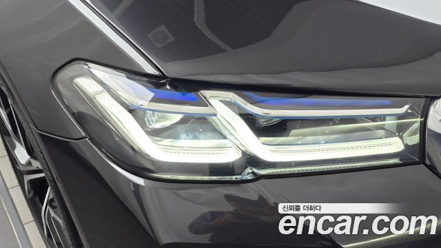 BMW 5-Series 2023 — photo 8