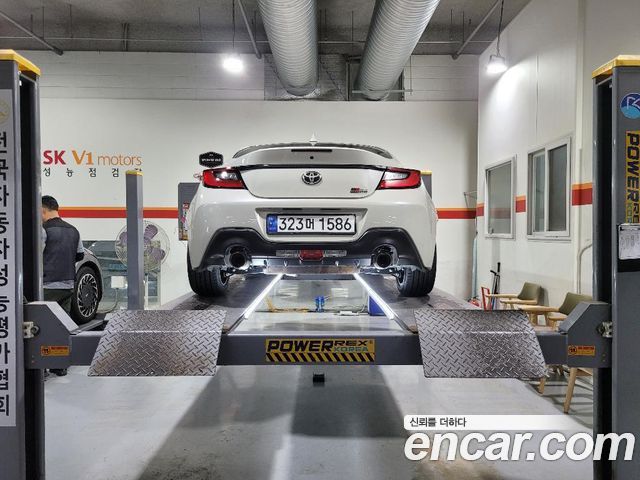 Toyota 86 2024 — photo 3