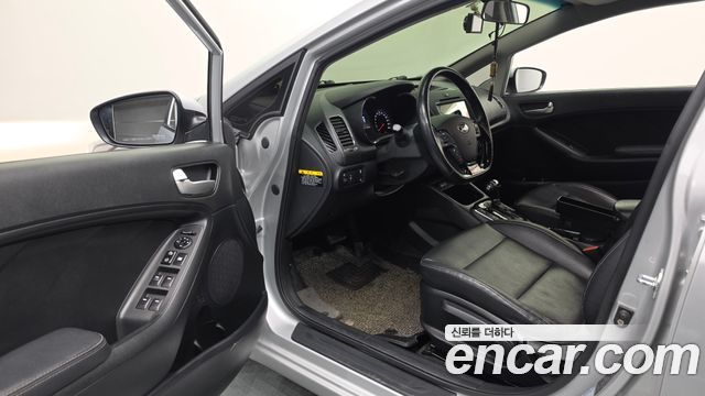 Kia K3 2017 — photo 13