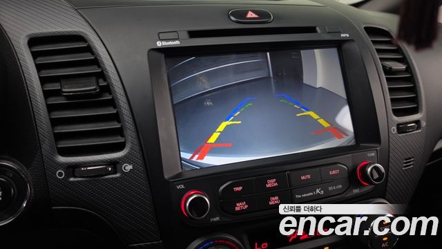 Kia K3 2017 — photo 21