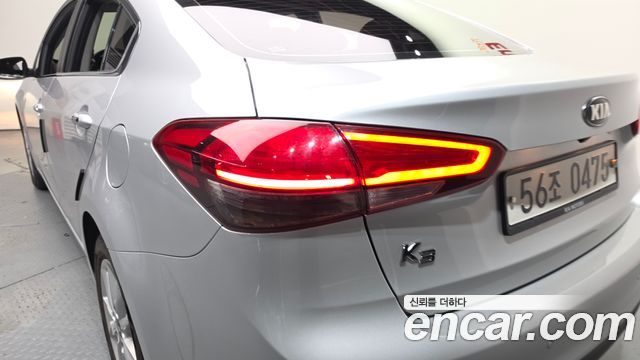 Kia K3 2017 — photo 9