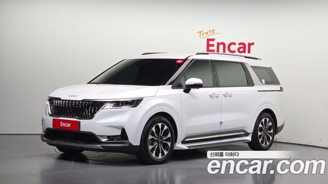 Kia Canival 2023 — photo 1