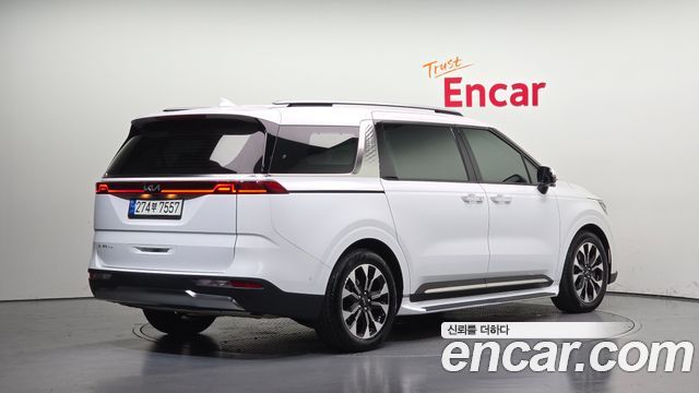 Kia Canival 2023 — photo 2