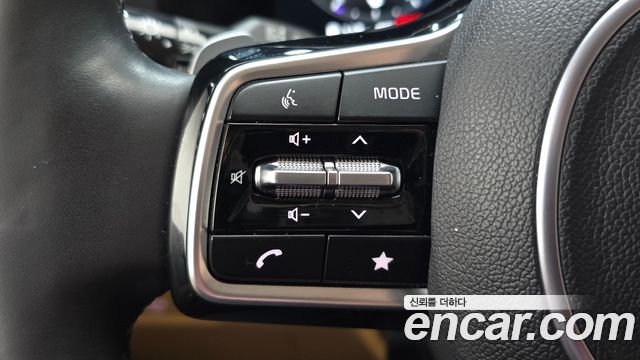 Kia Canival 2023 — photo 24