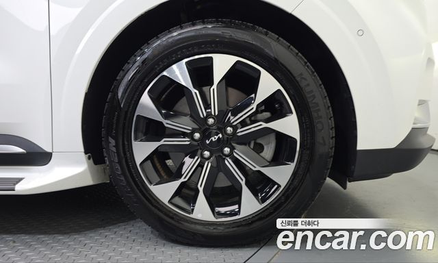 Kia Canival 2023 — photo 7