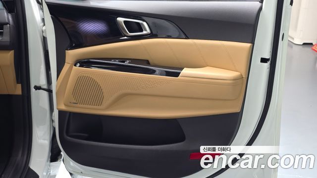 Kia Canival 2023 — photo 15