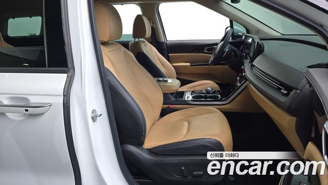Kia Canival 2023 — photo 16