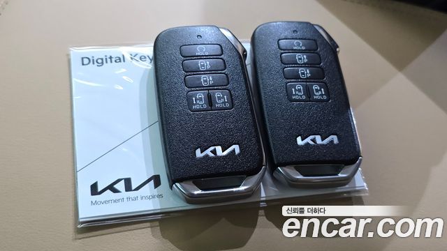 Kia Canival 2023 — photo 28