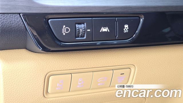 Kia Canival 2023 — photo 38