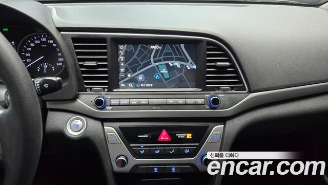 Hyundai AVANTE 2018 — photo 14