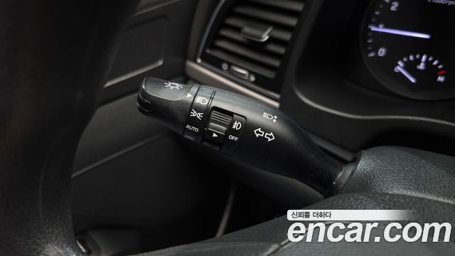 Hyundai AVANTE 2018 — photo 16