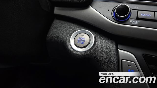 Hyundai AVANTE 2018 — photo 17