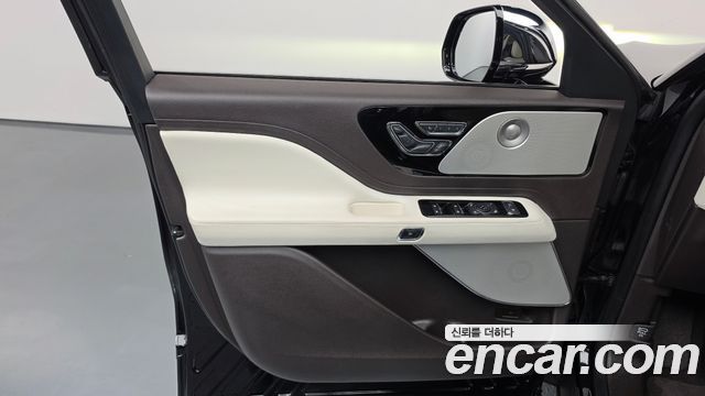 Lincoln Aviator 2020 — photo 14