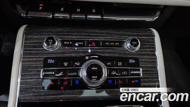 Lincoln Aviator 2020 — photo 31