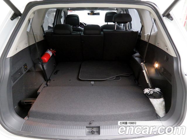 Volkswagen Tiguan 2020 — photo 17