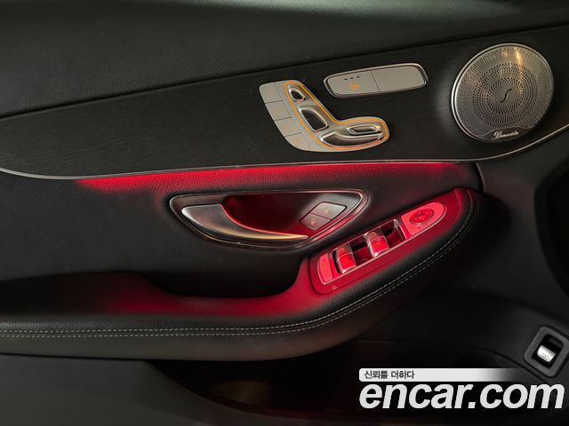 Mercedes-Benz C-Class 2019 — photo 10
