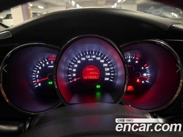 Kia K5 2012 — photo 9