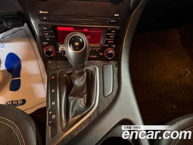 Kia K5 2012 — photo 12