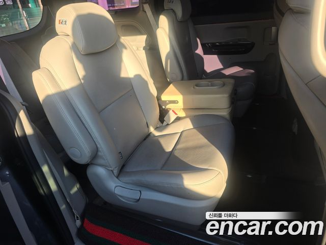 Kia Canival 2017 — photo 7