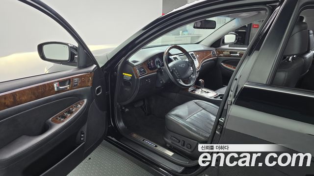 Hyundai Genesis 2011 — photo 10