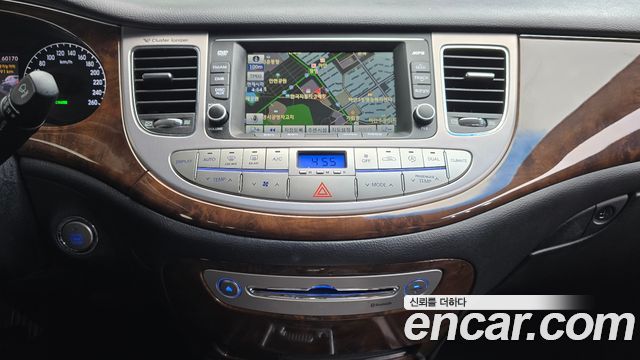 Hyundai Genesis 2011 — photo 12