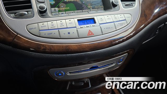 Hyundai Genesis 2011 — photo 13