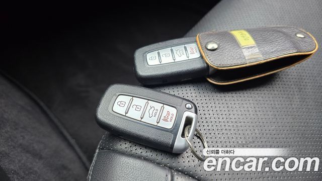 Hyundai Genesis 2011 — photo 16