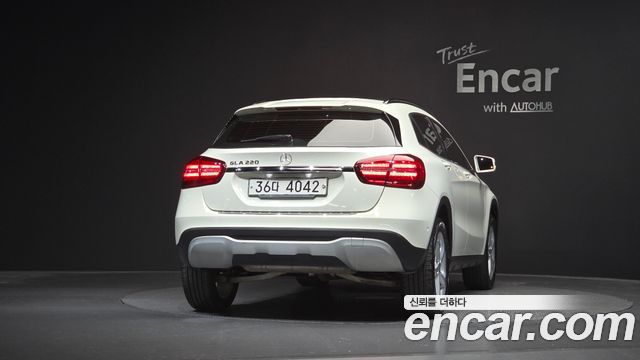 Mercedes-Benz GLA-Class 2018 — photo 4