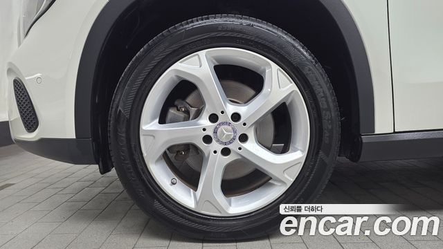 Mercedes-Benz GLA-Class 2018 — photo 5