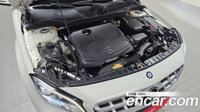 Mercedes-Benz GLA-Class 2018 — photo 6