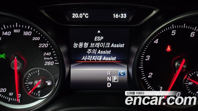 Mercedes-Benz GLA-Class 2018 — photo 22