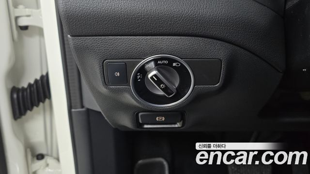 Mercedes-Benz GLA-Class 2018 — photo 25