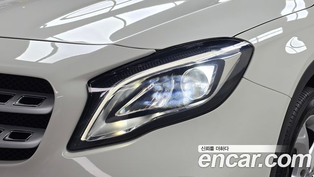 Mercedes-Benz GLA-Class 2018 — photo 8