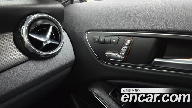 Mercedes-Benz GLA-Class 2018 — photo 28