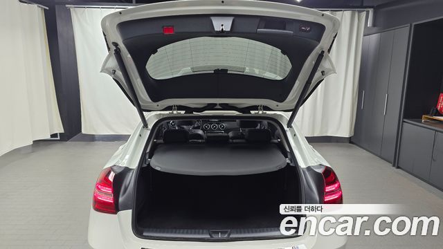 Mercedes-Benz GLA-Class 2018 — photo 29