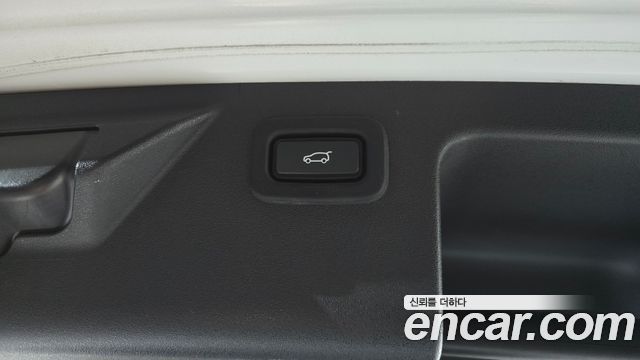 Land Rover Discovery Sport 2020 — photo 17