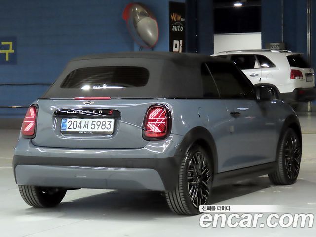 Mini Cooper Convertible 2025 — photo 2
