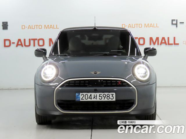 Mini Cooper Convertible 2025 — photo 3