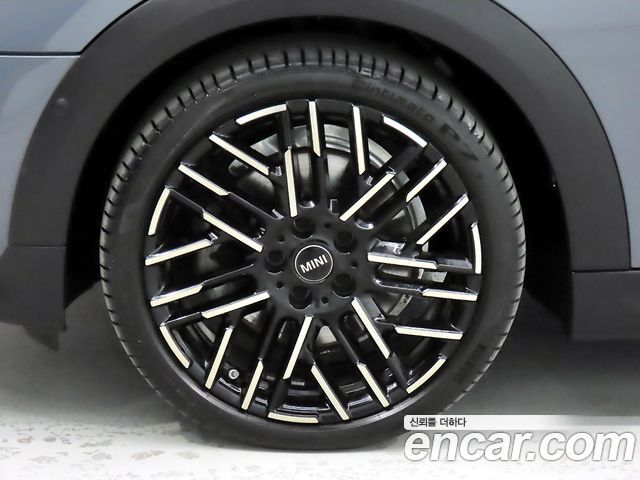Mini Cooper Convertible 2025 — photo 5