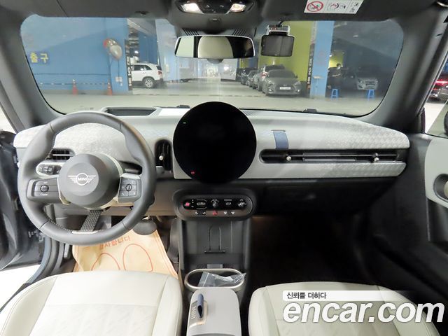 Mini Cooper Convertible 2025 — photo 7